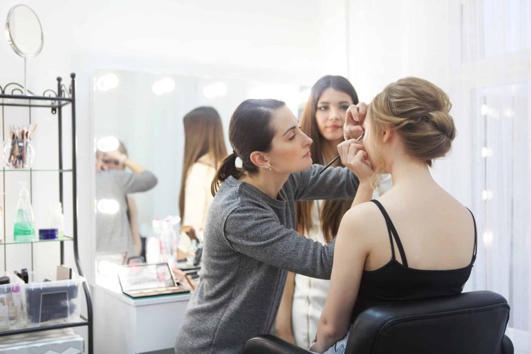 What is a Makeup Artist and What Role Do They Play in Fashion